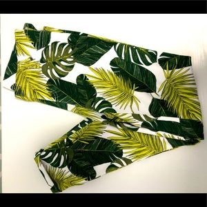 Banana leaf jegging long capri pants!